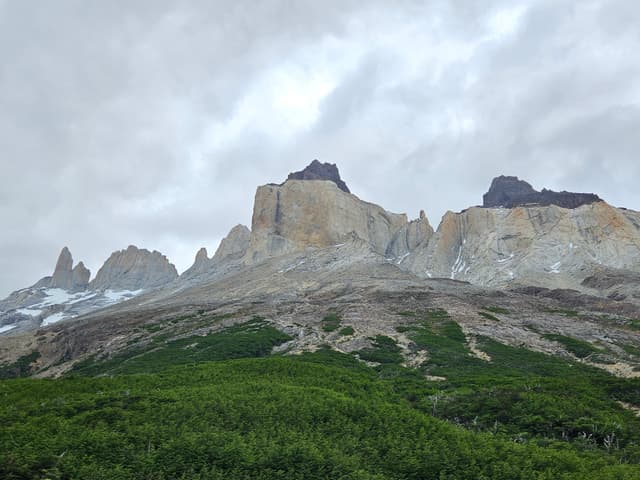 Base Torres photo 2